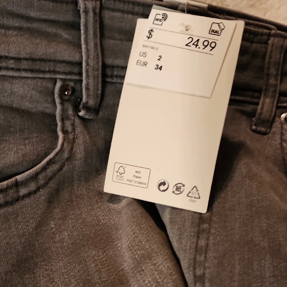 Women's Gray Skinny  Jeans - Picture 7 of 7